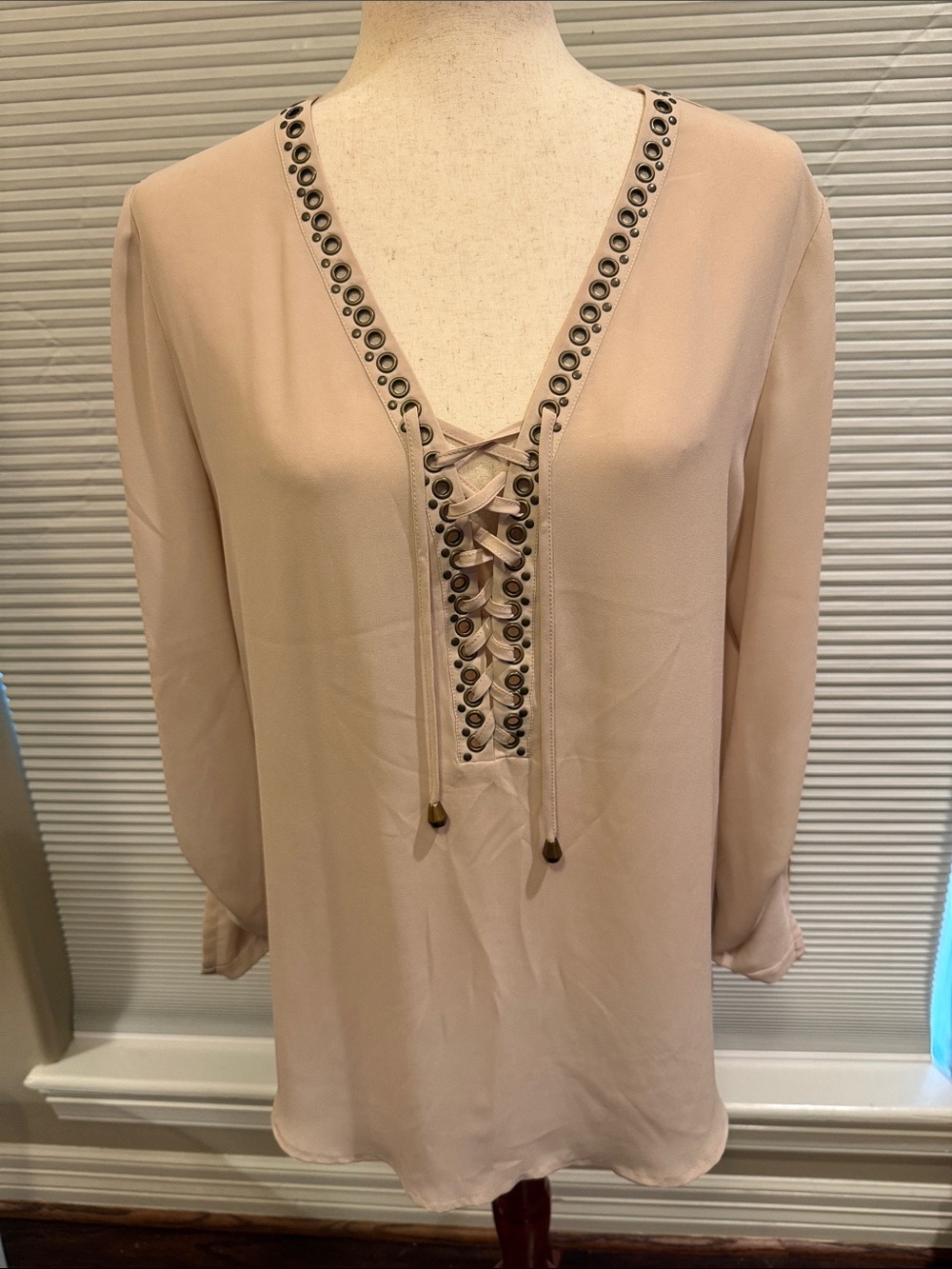 Boston Proper Lace-Up V-Neck Tunic - Blush Pink